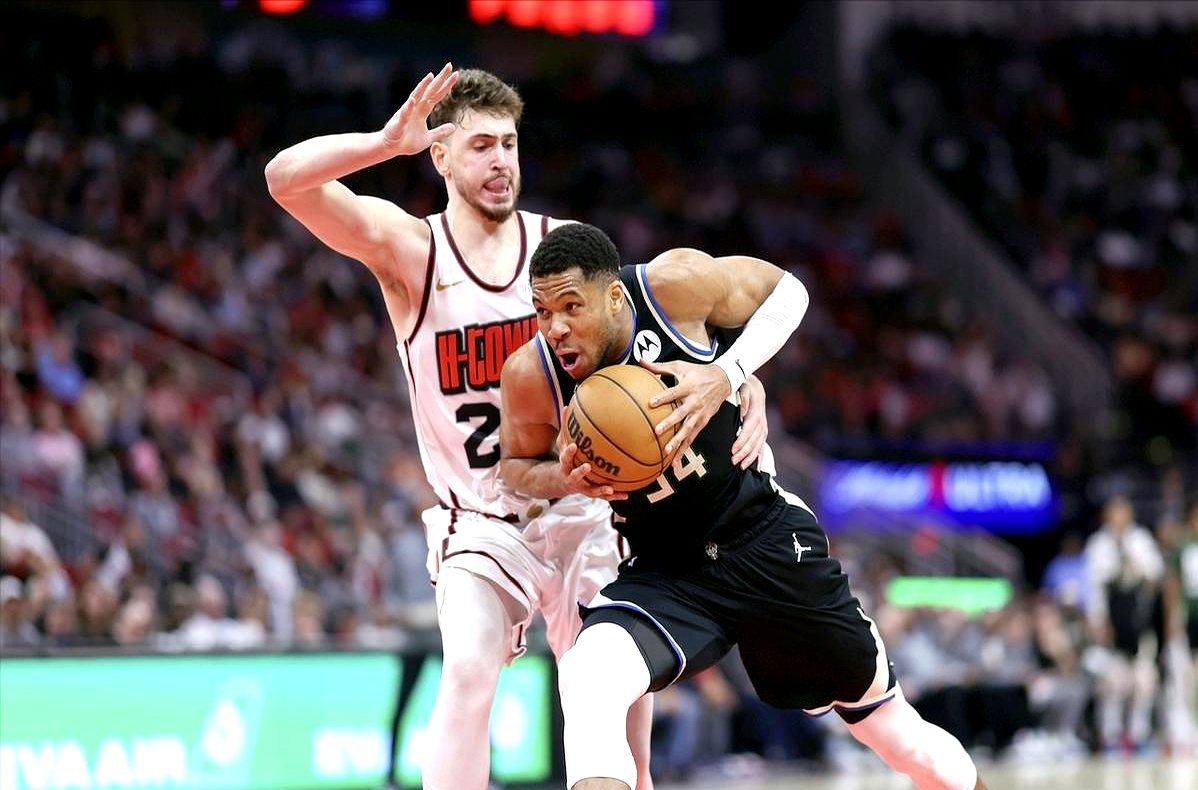 九游网页登录官网雄鹿核心球员伤退，球队未来走势成疑，行业市场这个一点.的简单介绍