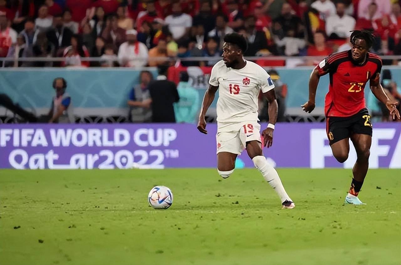 九游登录平台哈兰德在加拿大队比赛中领先优势明显，出色防守引发热议！