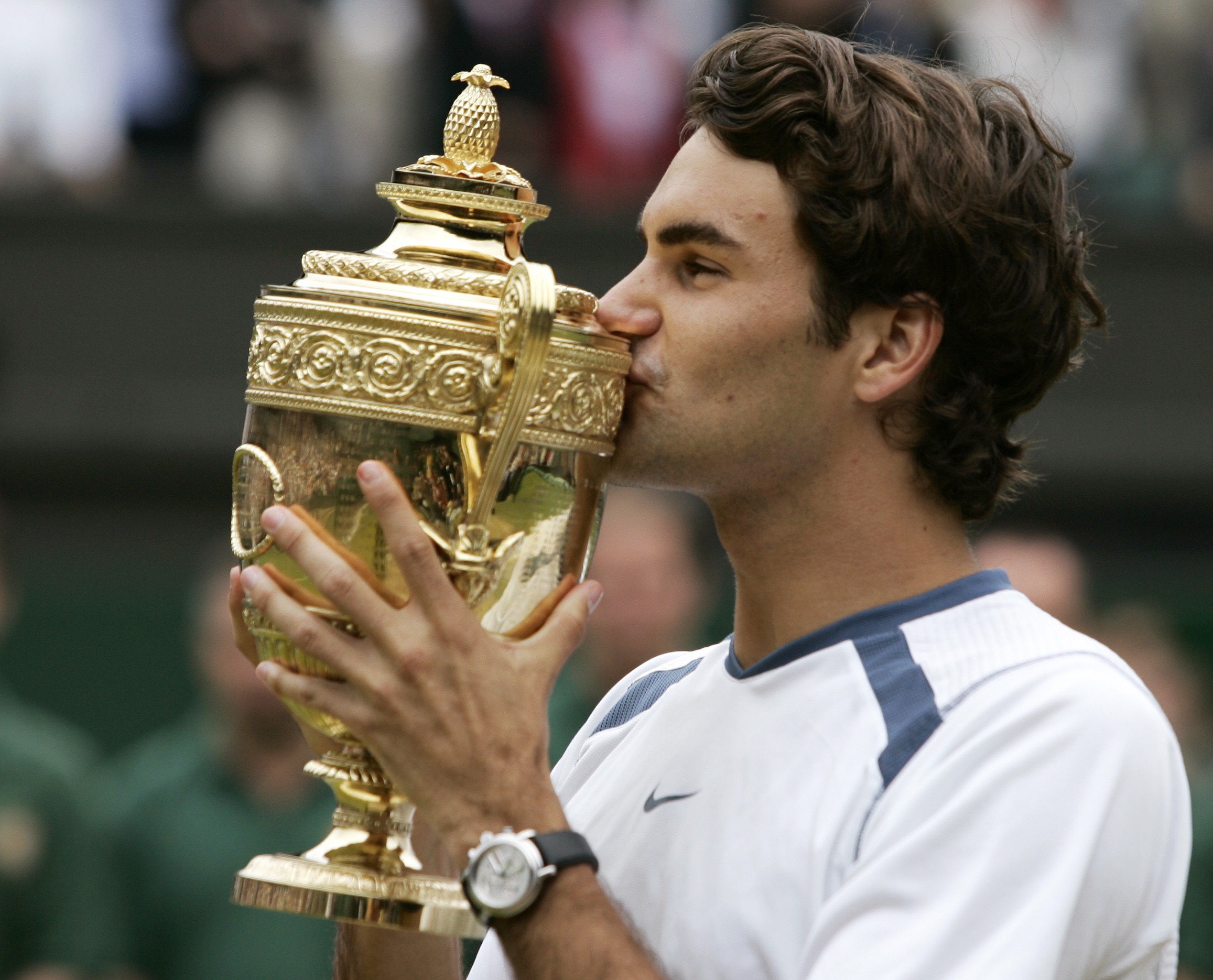 费德勒迎来三赛季出色发挥，DWG观众热烈欢呼！