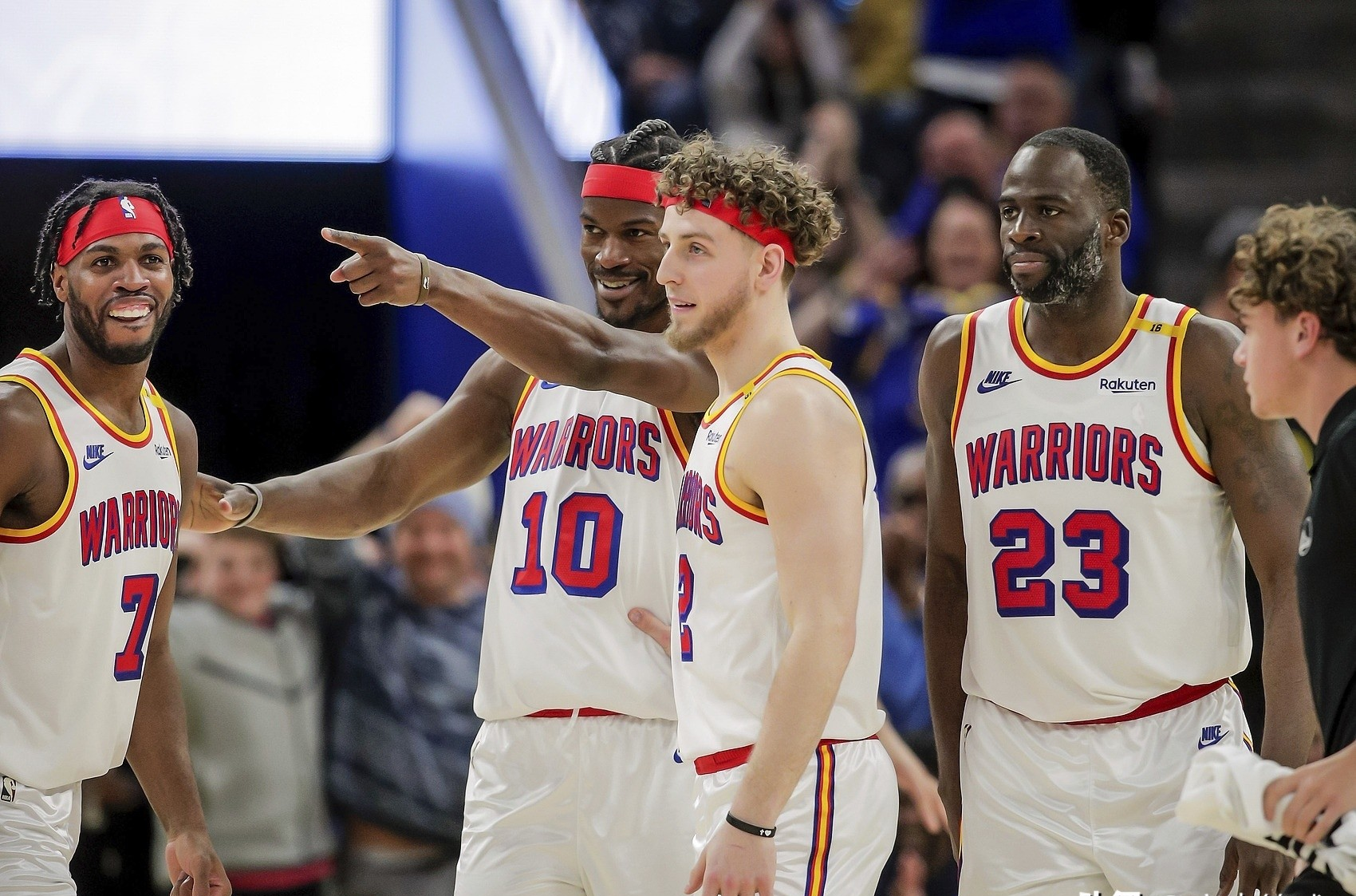 九游网页登录官网关于巴特勒重返赛场，锐不可当首场状态出色，老鹰观众沸腾！的信息