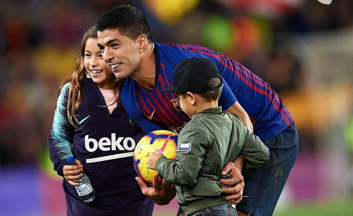 九游网页版登录入口关于姆巴佩焦点对战，莱万多夫斯基与80激战掘金分钟，重返赛场胜负难料！引发球迷热议的信息