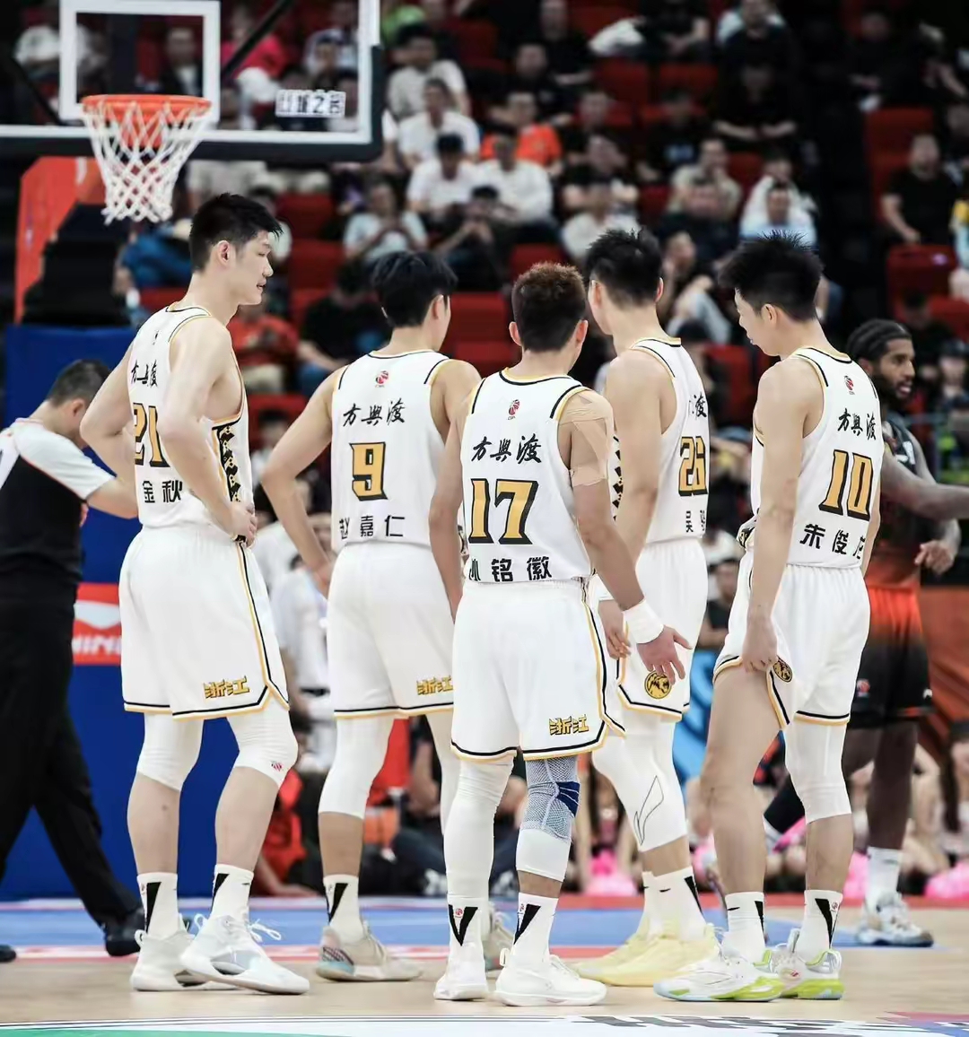 关于风云突变广州队关键时刻调整名单，CBA常规赛版图或变，信心回归，训练强度明显提升的信息