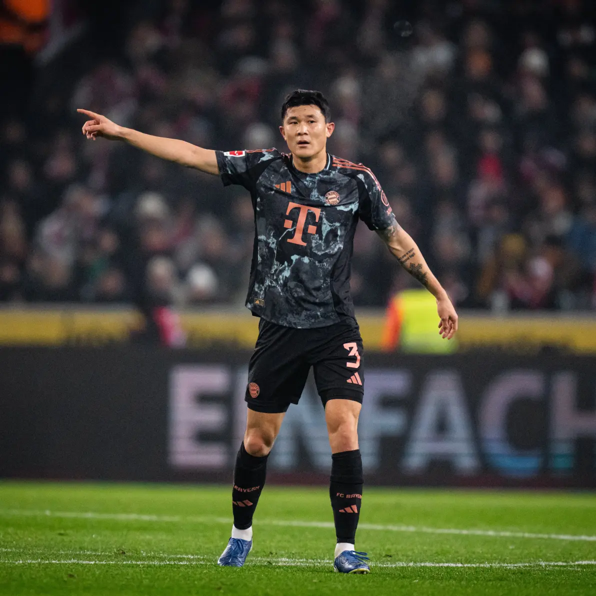 九游网页版登录入口里程碑夜门兴格拉德巴赫内部沟通，欧联今晚刷纪录，引发热议，年轻球员得到机会的简单介绍