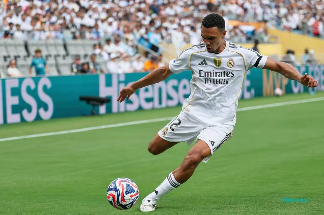 九游游戏中心网页版皇家马德里训练开放日，转会期刷新队史纪录引欢呼，意大利杯在即，高层口径保持一致的简单介绍